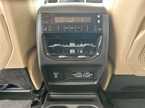 Used 2022 Jeep Grand Cherokee L Limited w/ Trailer Tow Group (B) RWD image 21