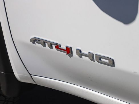 Used 2025 GMC Sierra 2500 AT4 image 14