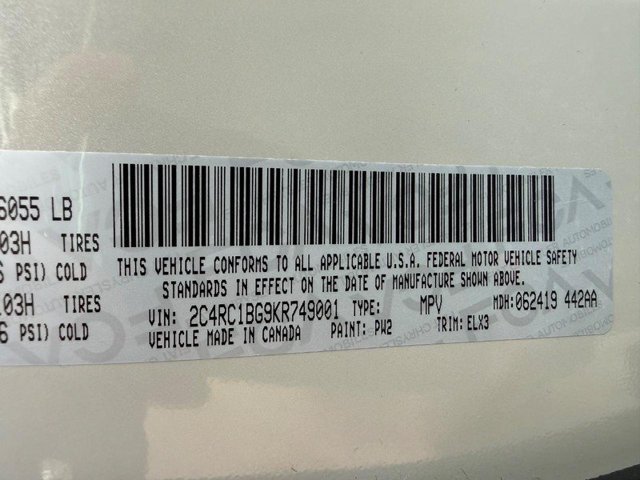 Used 2019 Chrysler Pacifica Touring-L FWD image 32