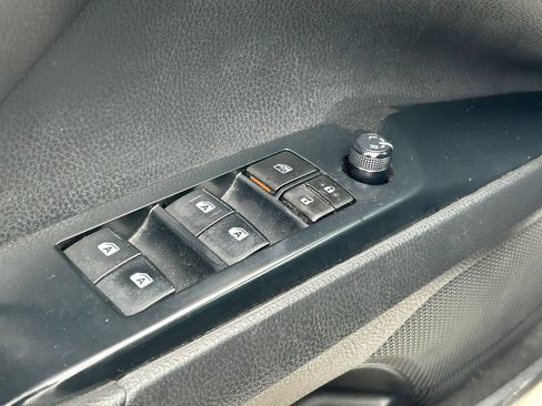 Used 2019 Toyota Camry SE FWD image 20