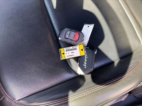 Certified 2022 Jeep Wrangler Unlimited Rubicon w/ LED Lighting Group image 32