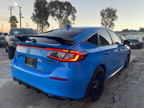 Used 2023 Honda Civic Sport Touring image 4