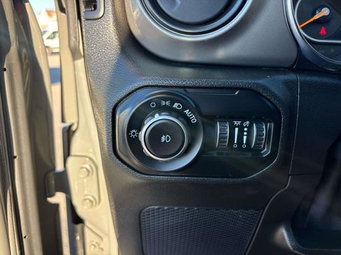 Used 2021 Jeep Wrangler Willys image 14