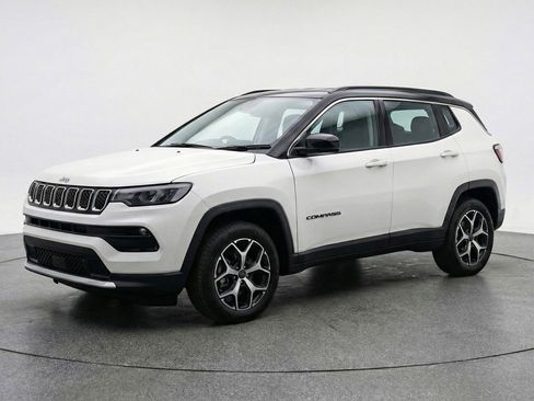Used 2025 Jeep Compass Limited AWD/4WD image 3