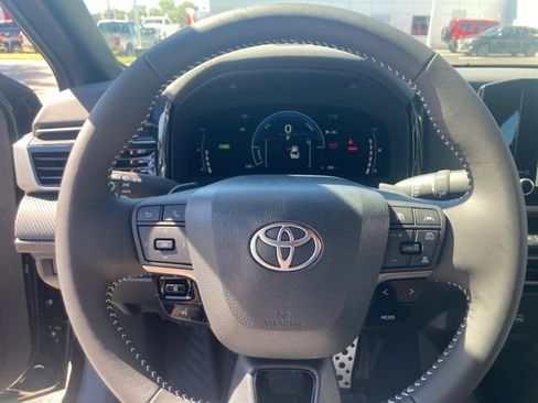 New 2025 Toyota Camry SE image 15