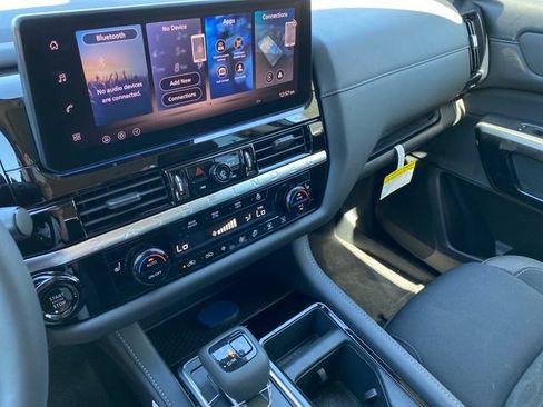 New 2026 Nissan Pathfinder SV w/ SV Premium Package AWD/4WD image 18