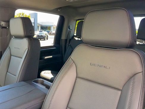 New 2025 GMC Sierra 2500 Denali w/ Denali Reserve Package image 21