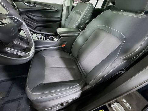 Used 2023 Jeep Grand Cherokee Laredo w/ Luxury Tech Group I image 26