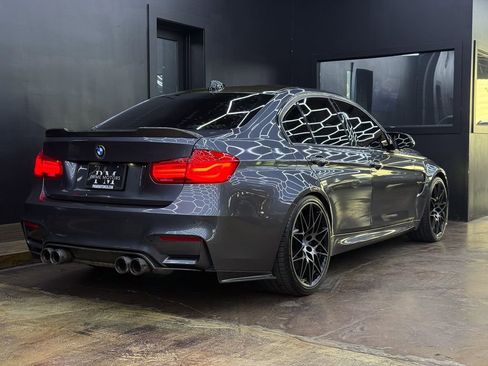 Used 2018 BMW M3 RWD image 9
