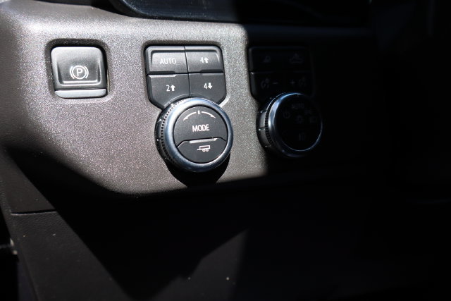 Used 2024 GMC Sierra 1500 SLT w/ SLT Premium Plus Package AWD/4WD image 32