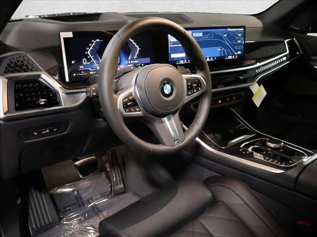 Used 2026 BMW X5 xDrive40i w/ M Sport Package AWD/4WD image 3