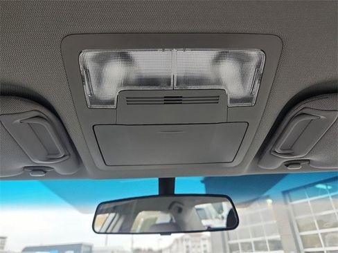 Used 2017 Toyota Camry LE image 19