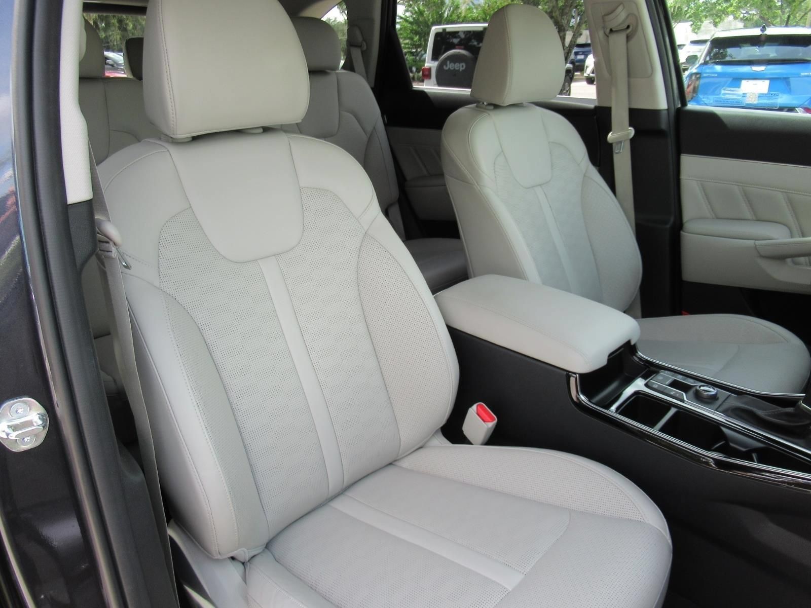 Used 2025 Kia Sorento SX FWD image 9