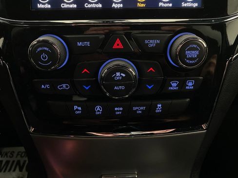 Used 2022 Jeep Grand Cherokee Limited w/ Trailer Tow Group IV image 26