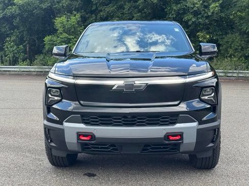 New 2026 Chevrolet Silverado EV Trail Boss w/ Premium Package AWD/4WD image 2
