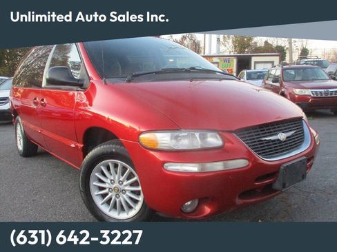 Used 2000 Chrysler Town & Country LX image 1
