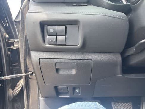 Used 2020 Toyota Highlander XLE image 10