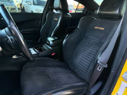 Used 2017 Dodge Charger R/T image 12