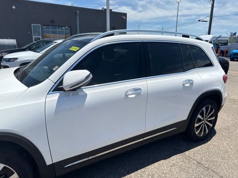 Used 2022 Mercedes-Benz GLB 250 4MATIC image 21
