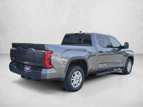 Used 2022 Toyota Tundra SR5 w/ SR5 Convenience Package AWD/4WD image 5