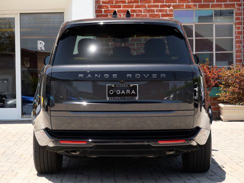 Used 2025 Land Rover Range Rover SE AWD/4WD image 6