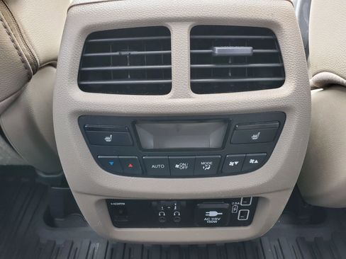 Used 2019 Honda Pilot Touring image 45