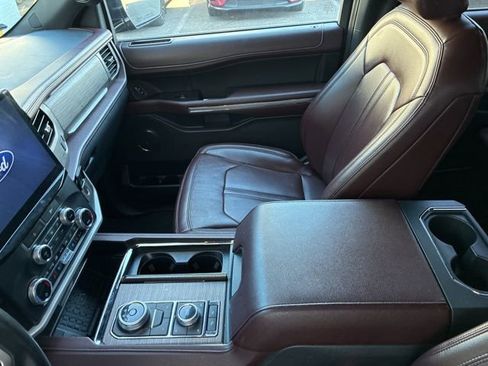 Used 2023 Ford Expedition Limited image 18