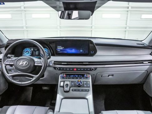 Used 2023 Hyundai Palisade SEL w/ Premium Package AWD/4WD image 17