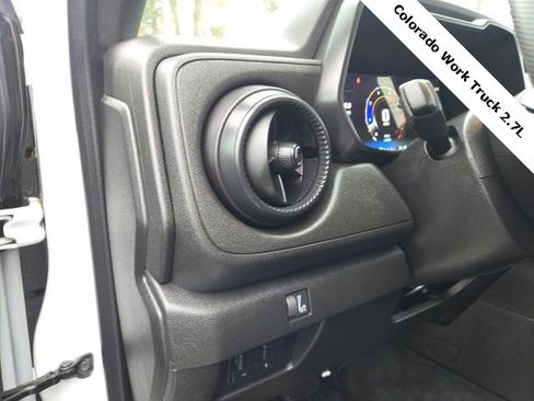 Used 2024 Chevrolet Colorado W/T image 18
