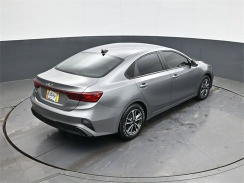 Used 2023 Kia Forte LXS image 17