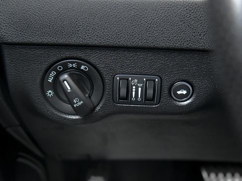 Used 2022 Dodge Charger GT image 27