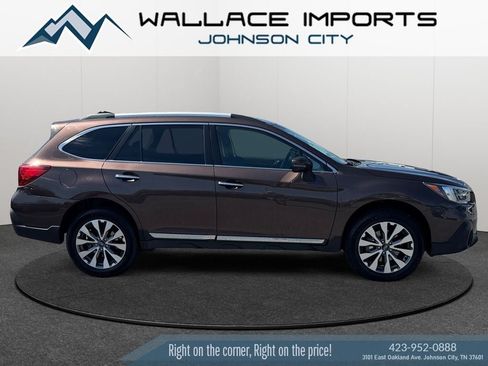 Used 2019 Subaru Outback 2.5i Touring AWD/4WD image 6