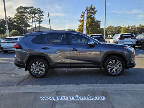 Used 2024 Toyota RAV4 XLE Premium image 6