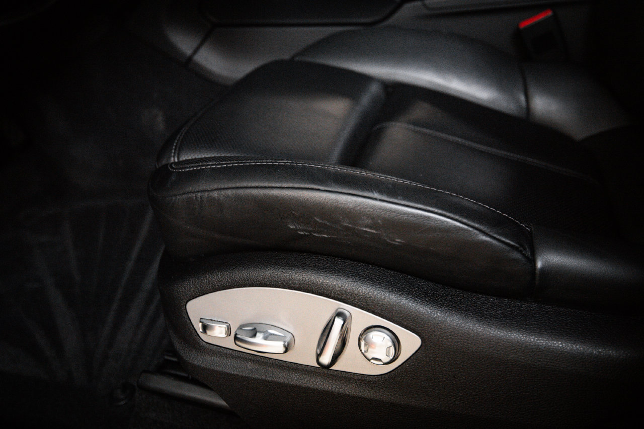 Certified 2024 Porsche Macan AWD/4WD image 13