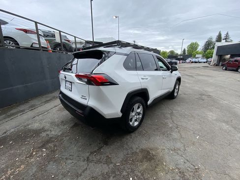 Used 2021 Toyota RAV4 XLE w/ XLE Grade Weather Package AWD/4WD image 6