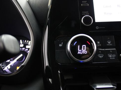 Used 2021 Toyota Highlander XLE image 49