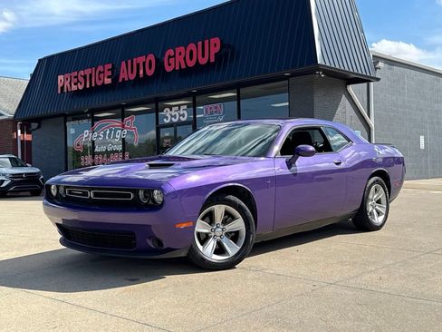 Used 2023 Dodge Challenger SXT RWD image 18