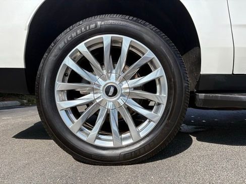 Used 2021 Cadillac Escalade ESV Premium Luxury image 16