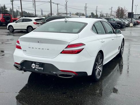 Used 2025 Genesis G70 2.5T image 9