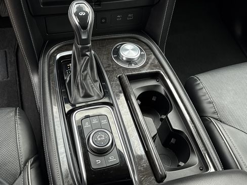 Used 2024 INFINITI QX80 Luxe image 23
