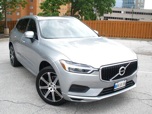 Used 2018 Volvo XC60 T5 Momentum AWD/4WD image 2