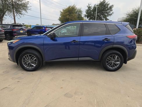 Used 2021 Nissan Rogue S image 4