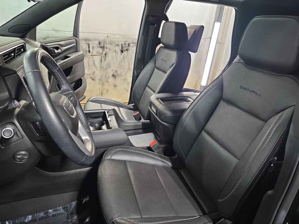 Used 2024 GMC Yukon Denali w/ Advanced Technology Package AWD/4WD image 15