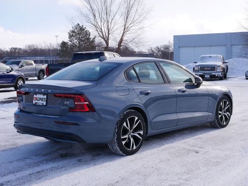 Used 2024 Volvo S60 B5 Core image 7