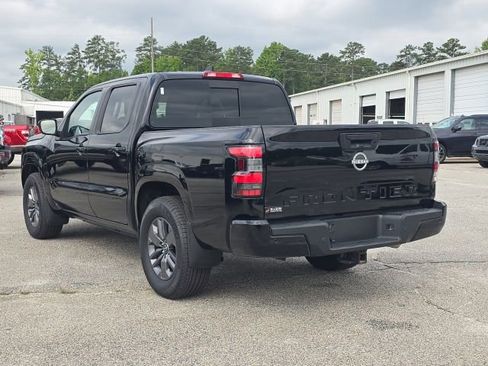 Used 2025 Nissan Frontier SV w/ SV Convenience Package RWD image 3