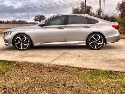 Certified 2018 Honda Accord Sport image 4