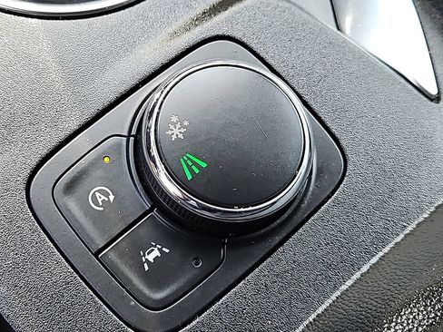 Certified 2023 Chevrolet Traverse LT FWD image 26