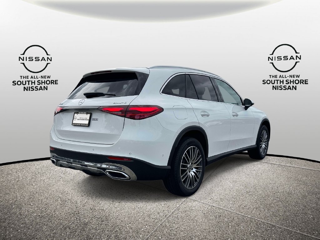 Used 2025 Mercedes-Benz GLC 300 4MATIC image 5