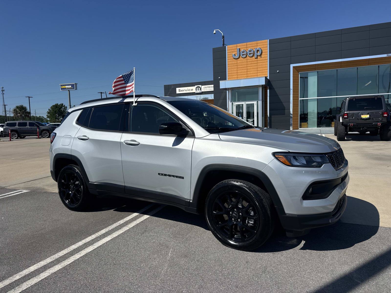 Used 2026 Jeep Compass Latitude AWD/4WD image 1