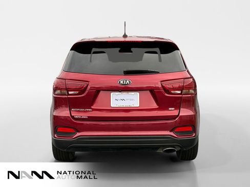 Used 2019 Kia Sorento LX image 4